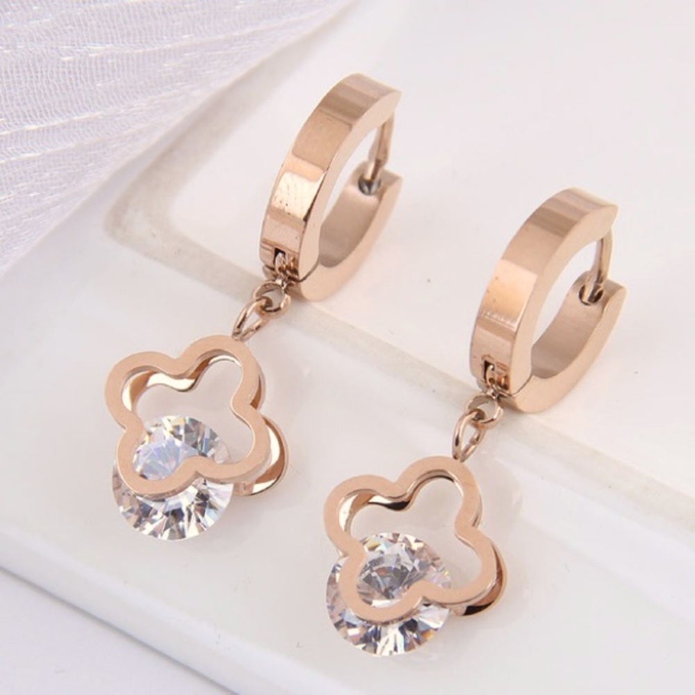 High Quality Rose Gold Clover Diamond Earrings
